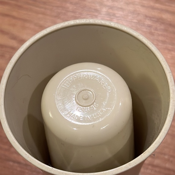 Vintage Tupperware Salad Dressing Cruet Oil/Vinegar Container 1246-16 MadeinUSA - Picture 6 of 6